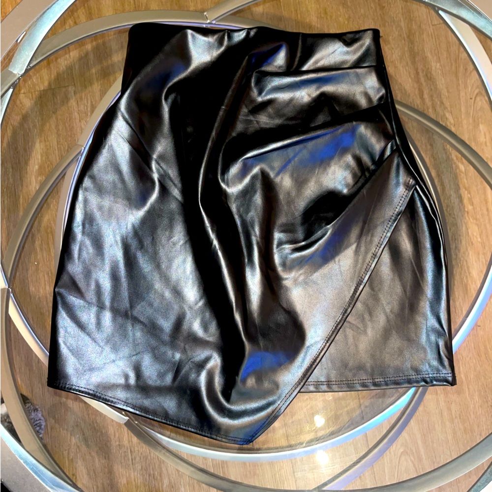 Leather Skirt above the knee w tandem slit